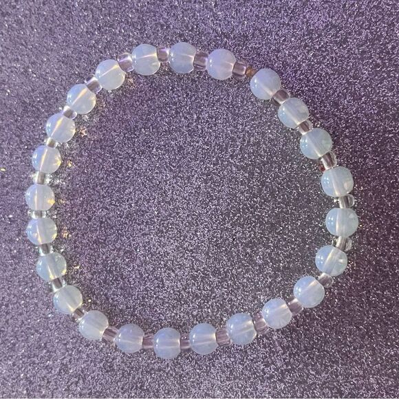 Iridescent glass bead bracelet NWOT - Picture 4 of 7